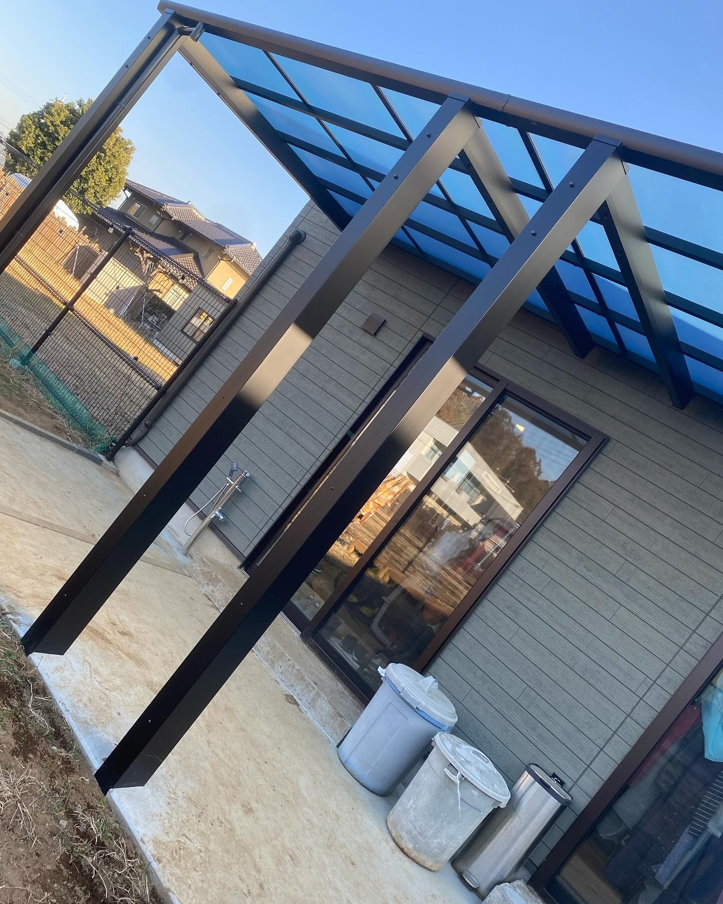 シェルター出入口が新しくなりました&ご支援のお礼